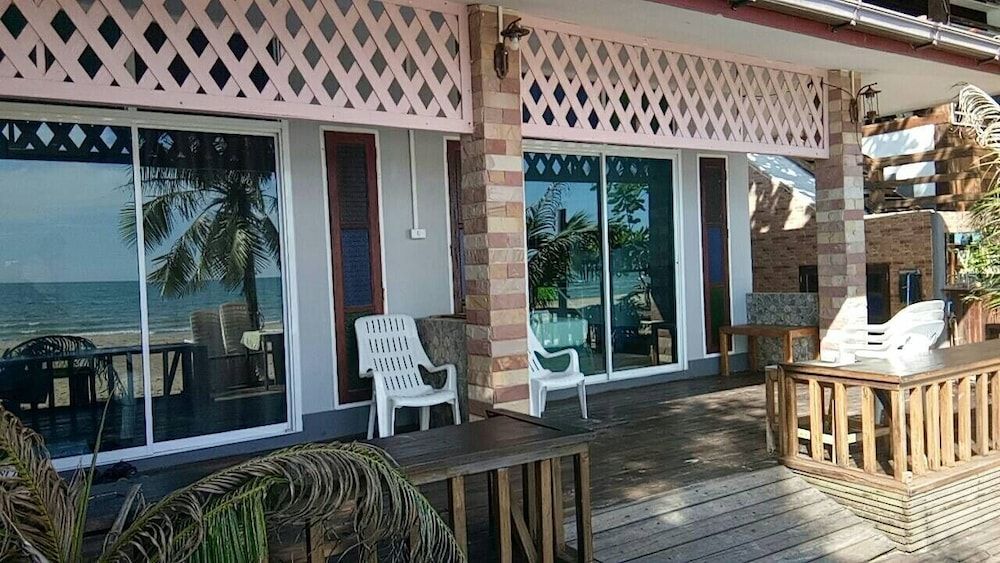undefined Apple Beachfront Resort 9