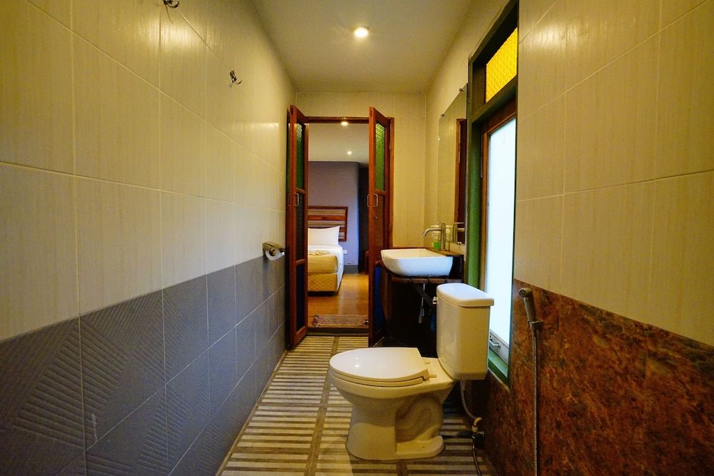 Apple Beachfront Resort Standard Room No Window 6