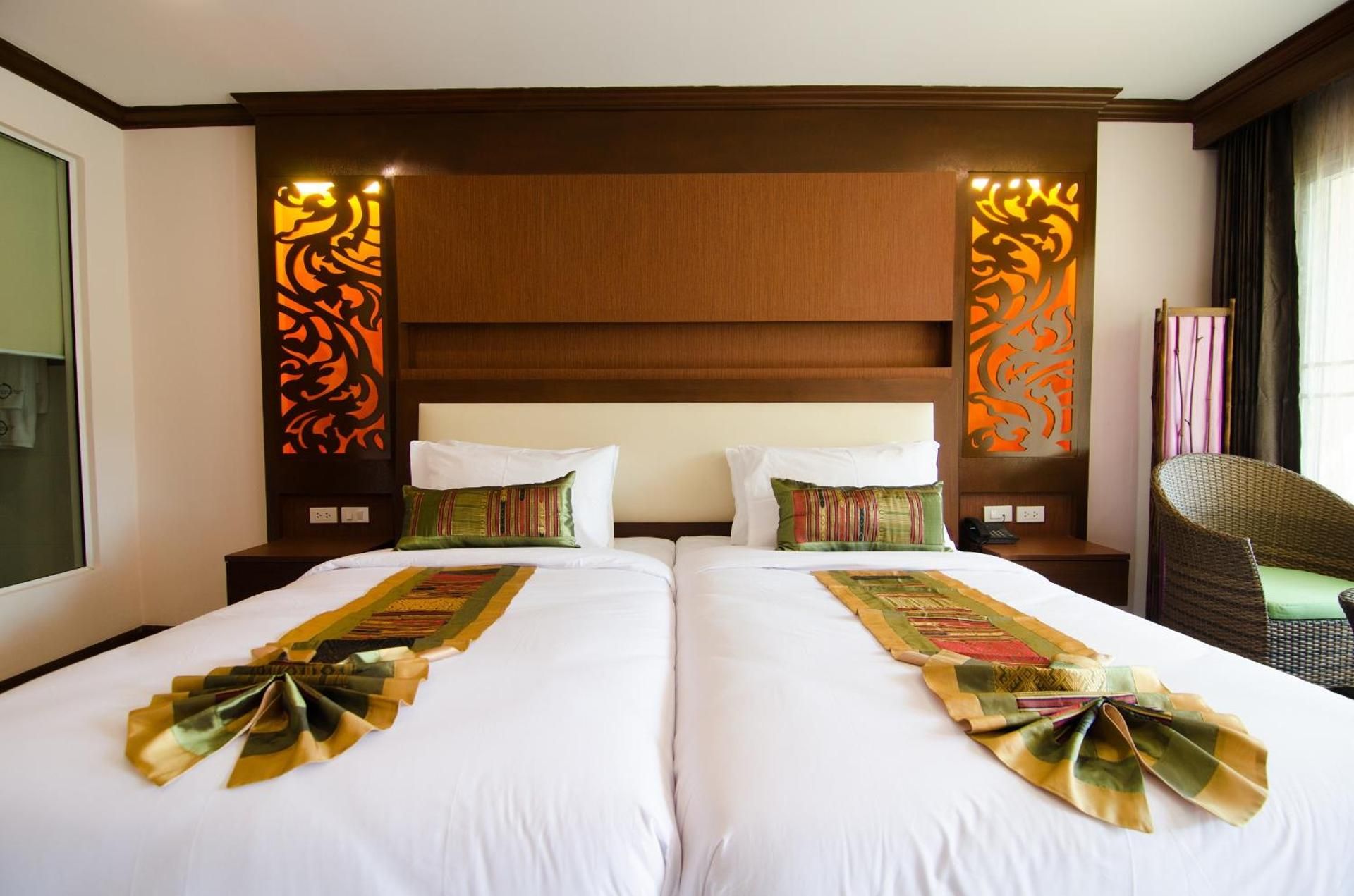 Deluxe Twin Room with Pool View