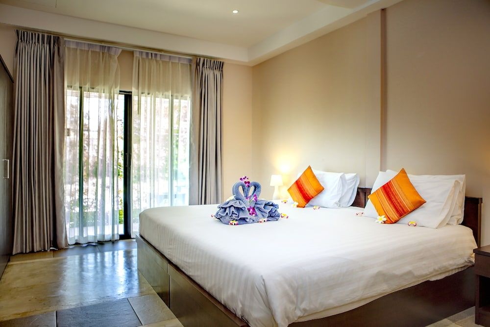 Naiharn Beach Resort Deluxe Room 6