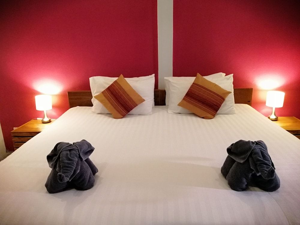 Naiharn Beach Resort Deluxe Room 3