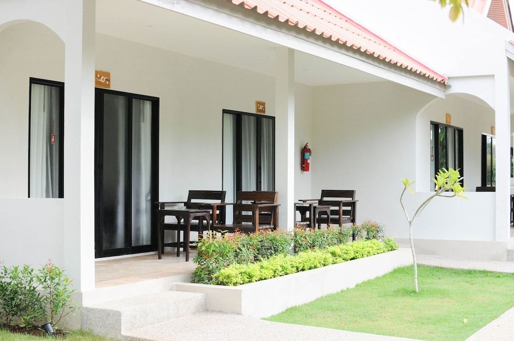 undefined Naiharn Beach Resort 3