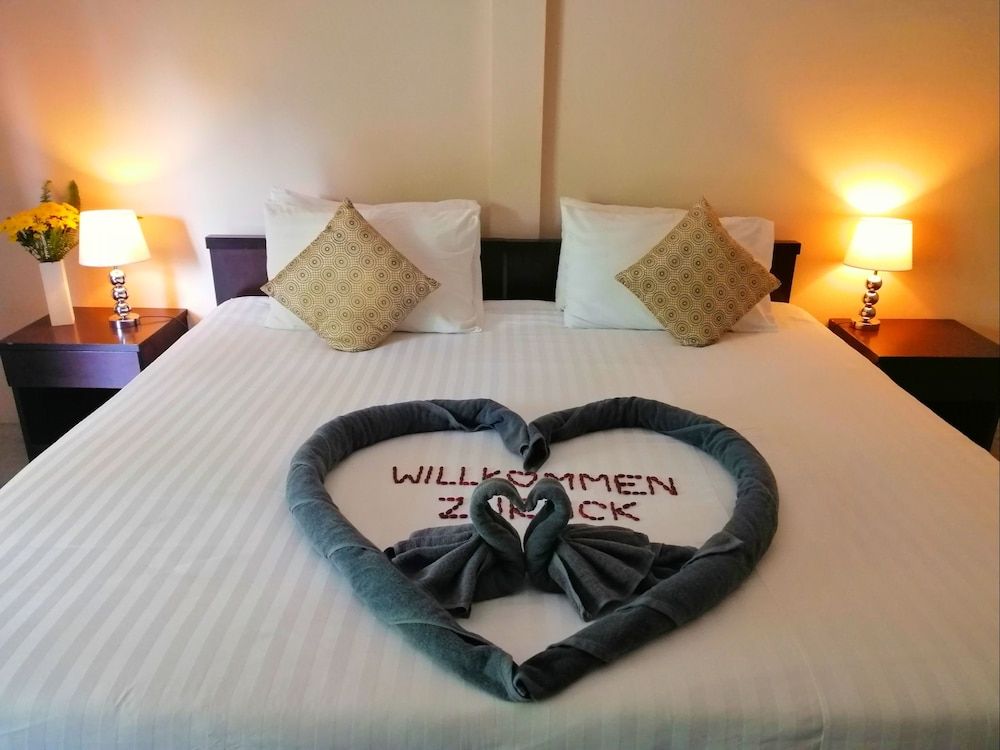 Naiharn Beach Resort Deluxe Room 7