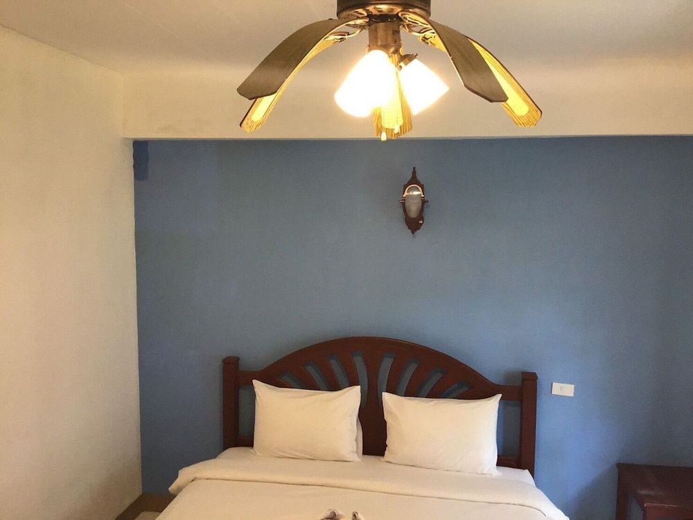 Baan Aunrak Koh Chang Standard Room 8