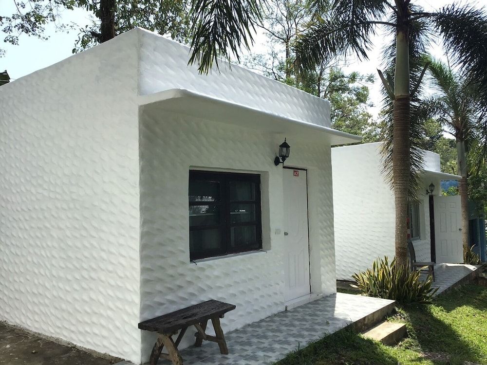 undefined Baan Aunrak Koh Chang 3