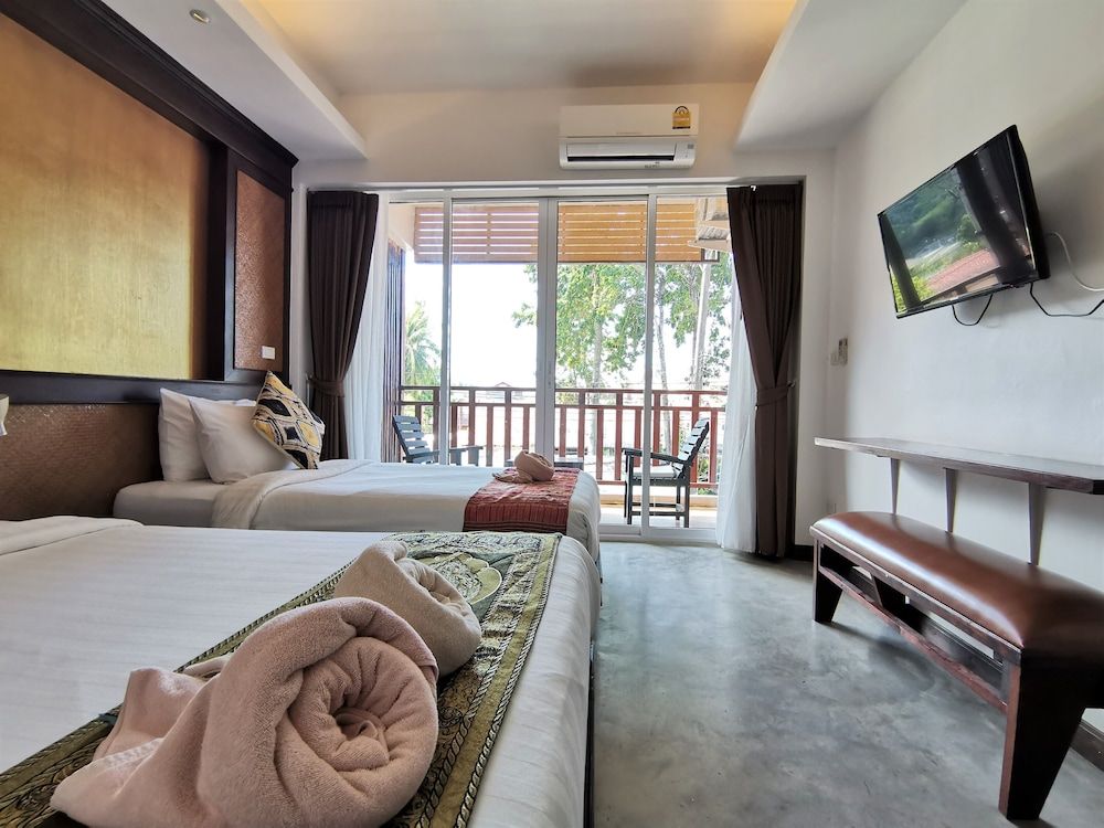 Family Room, Balcony