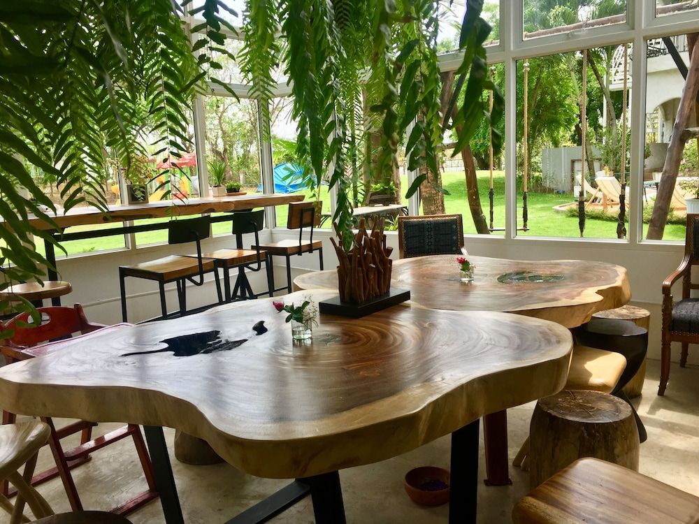 undefined Palm Springs Hotel 6