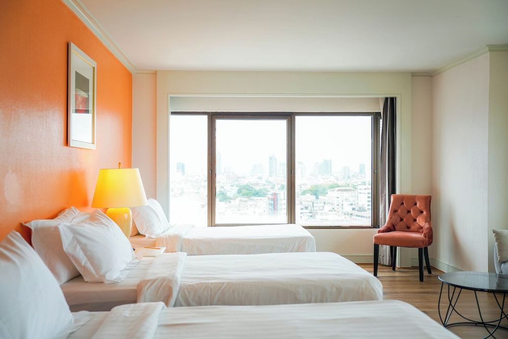 Grand China Bangkok Junior Suite, City View