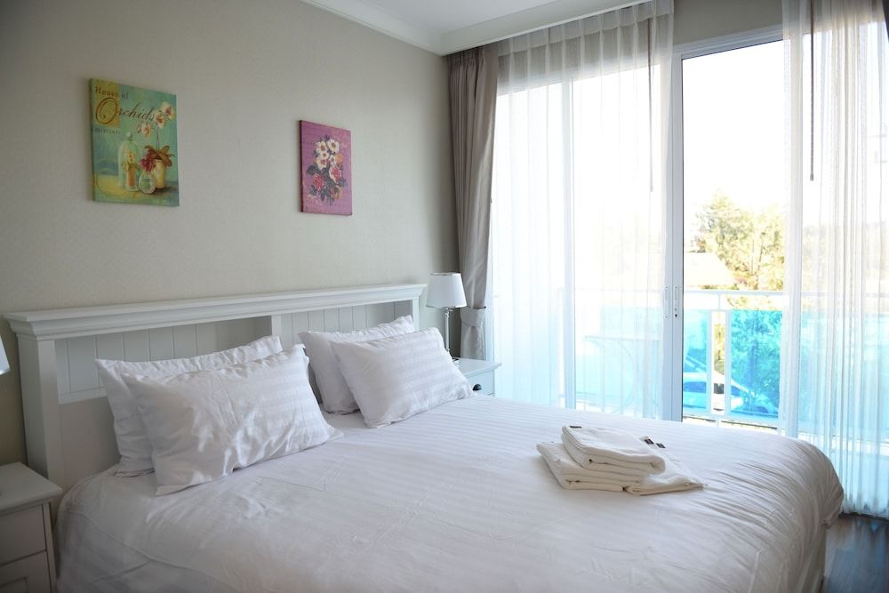 Studio Room E202