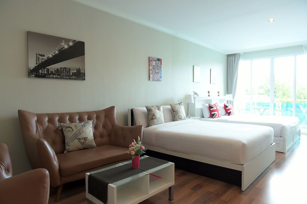 Studio Room E202