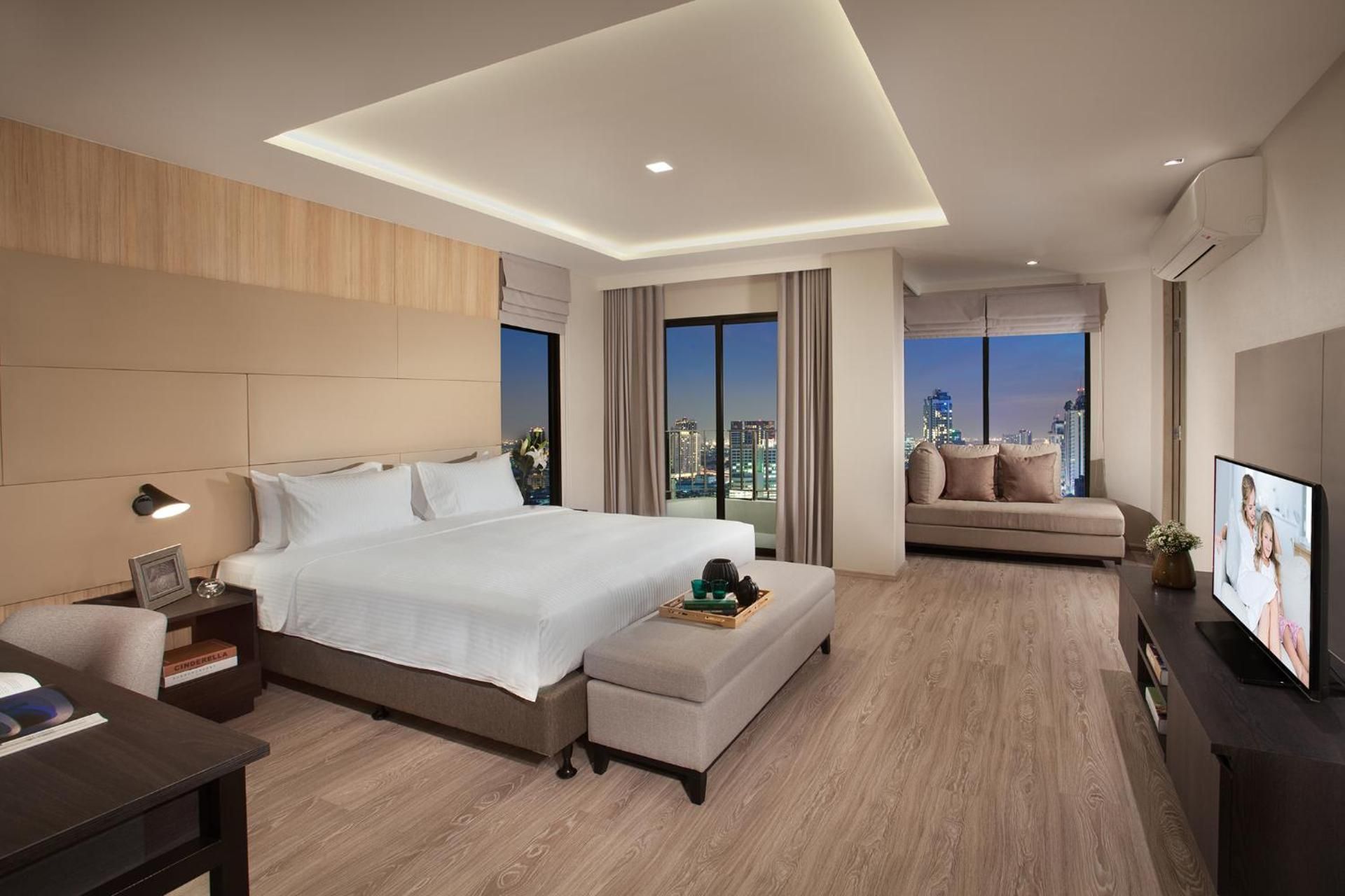 Deluxe One-Bedroom Apartment