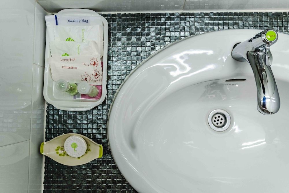Bathroom sink