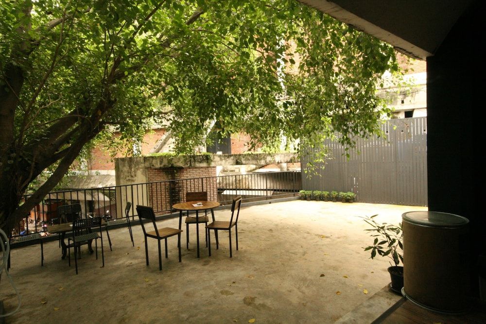 undefined STrips the Poshtel - Hostel 6