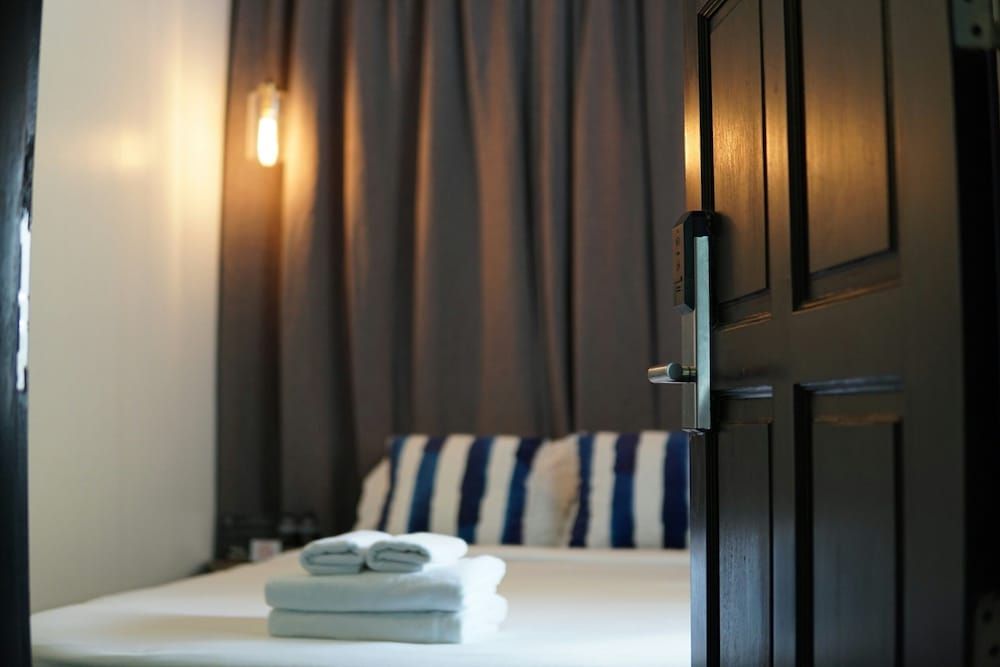 undefined STrips the Poshtel - Hostel