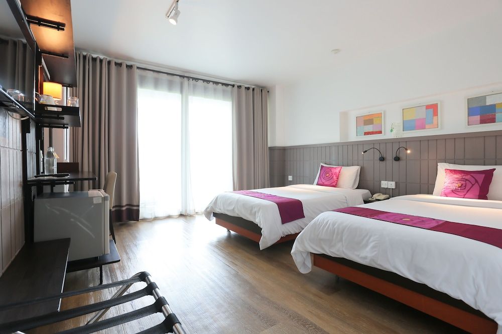 Deluxe Twin Room with Balcony