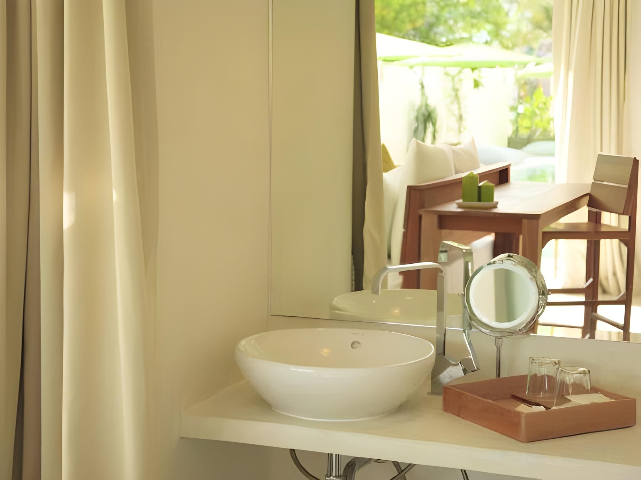 Grand Suite with Pool Access