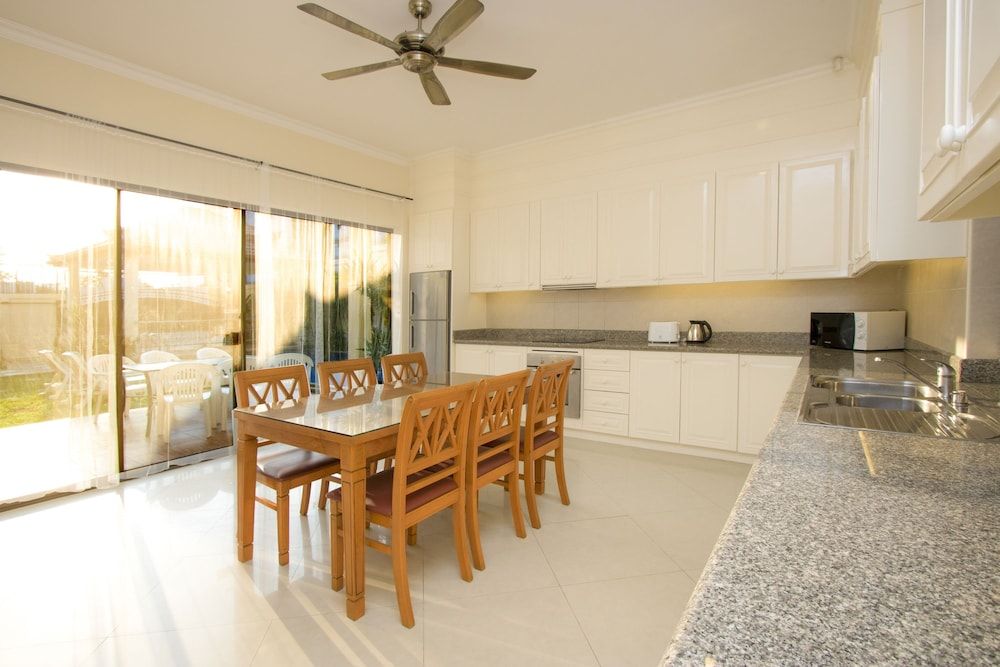 undefined Avoca Pool Villas 7