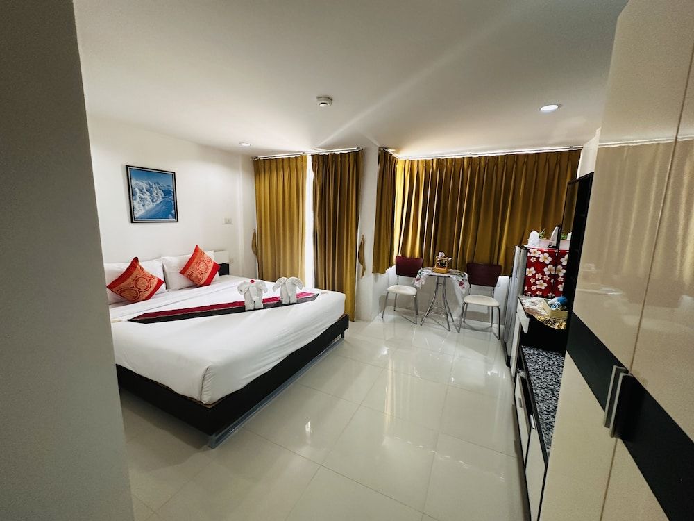 Swiss House Superior Room with Balcony 25