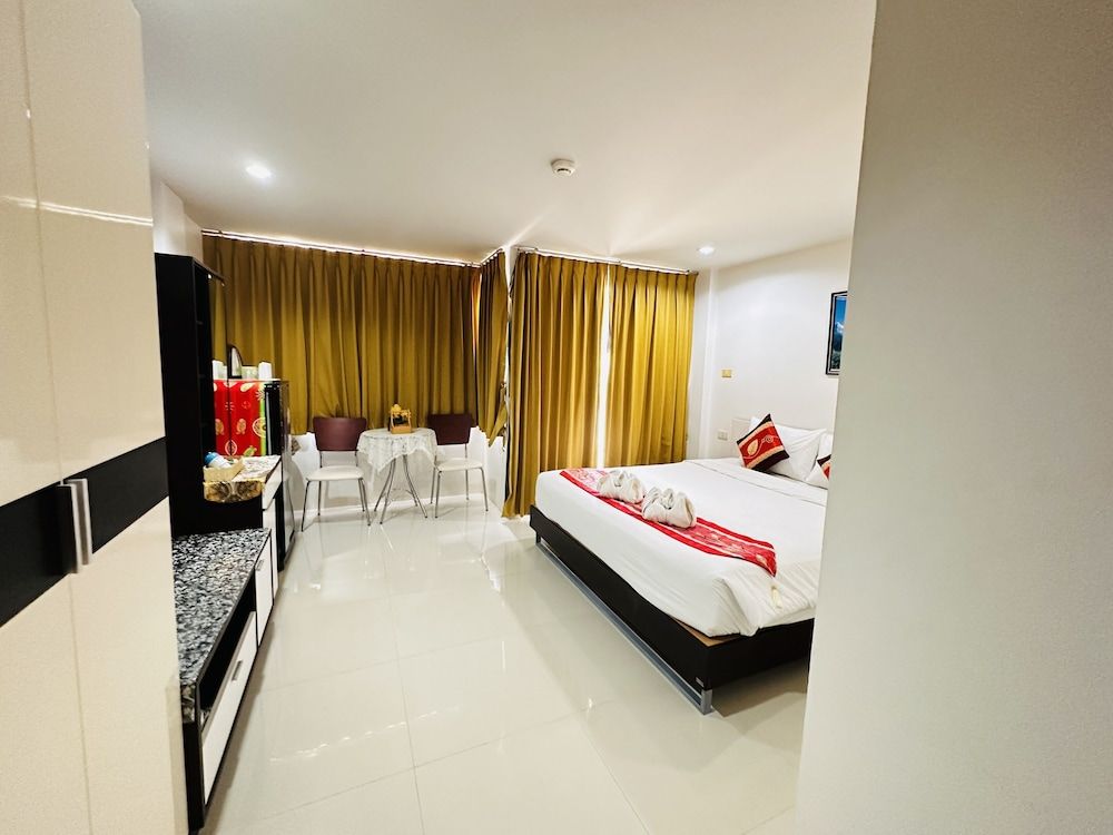 Swiss House Superior Room with Balcony 26