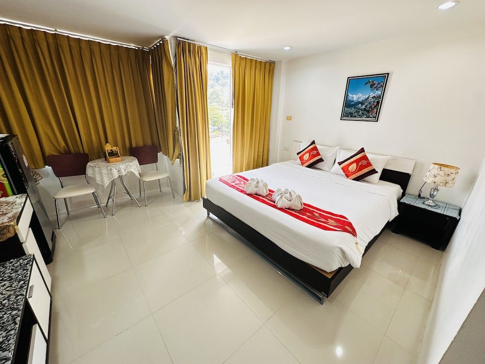 Swiss House Superior Room with Balcony 23