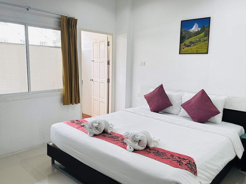 Swiss House Superior Room with Balcony 18