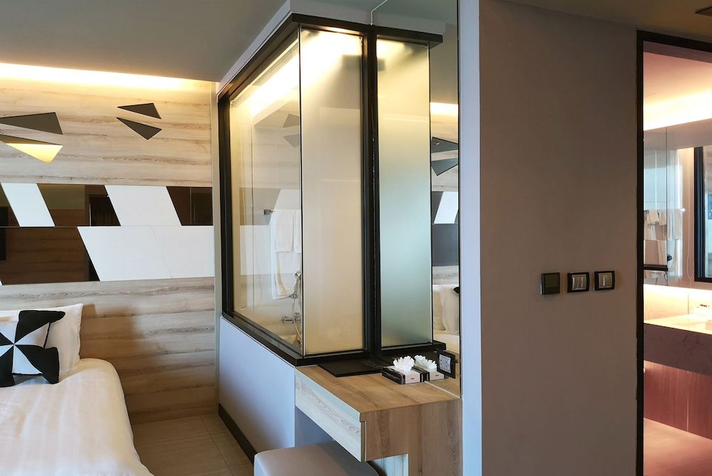 2-Bedroom Oceanfront Suite