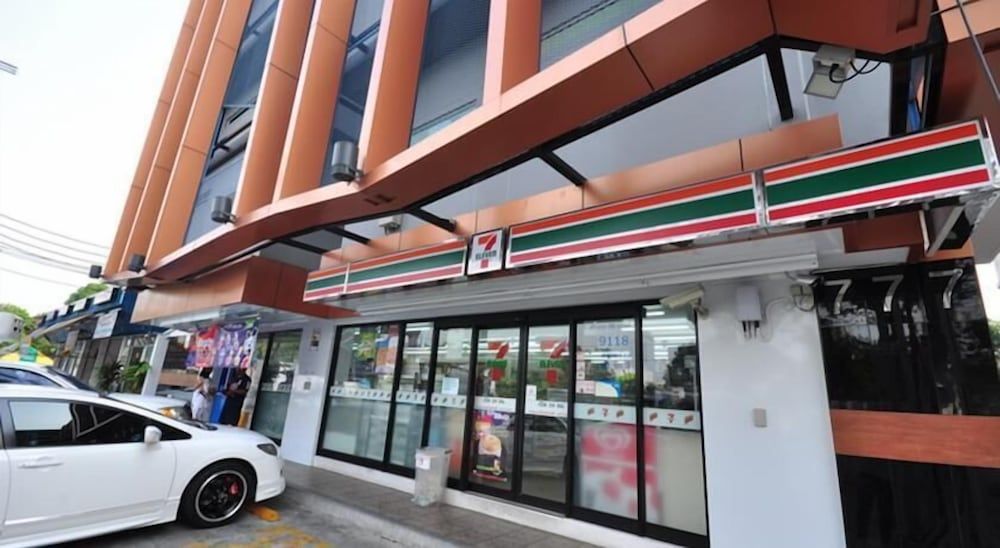 undefined Baron Residence Bangkok 6