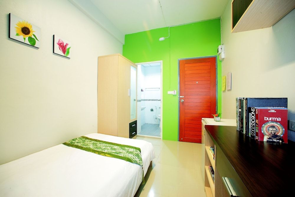 undefined Smile Inn 7