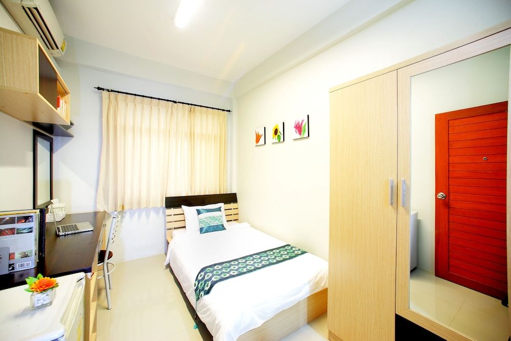 undefined Smile Inn 5