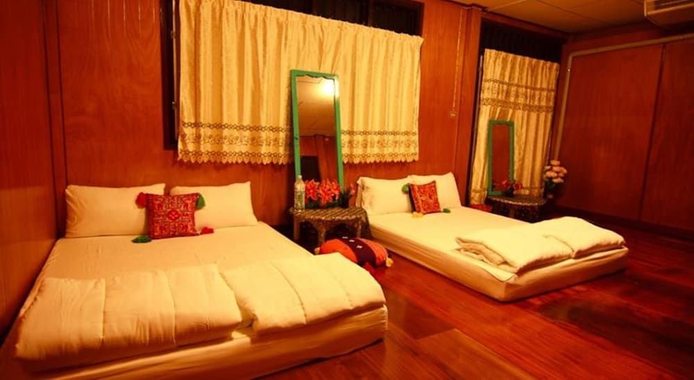 Family Air-Con Room