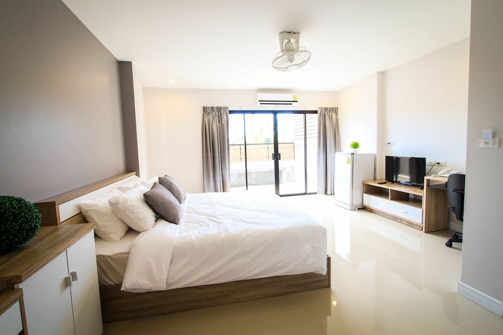 Vipa House Phuket Deluxe Double Room 3