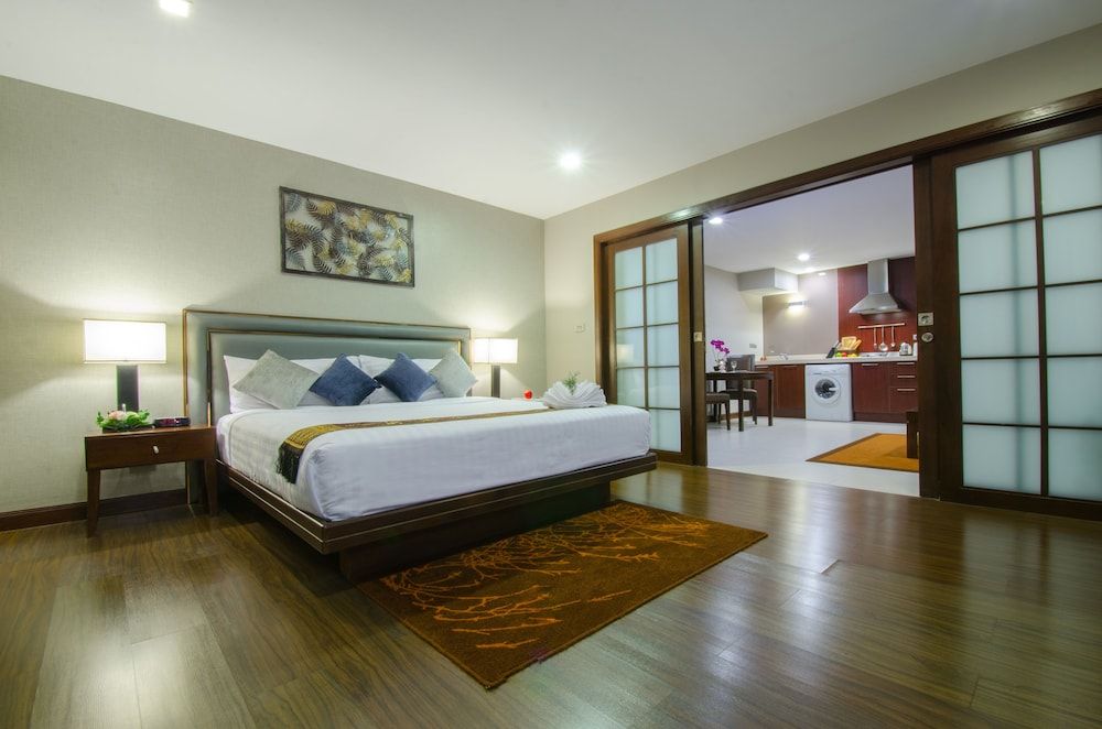 Deluxe Suite, 2 Bedrooms, City View
