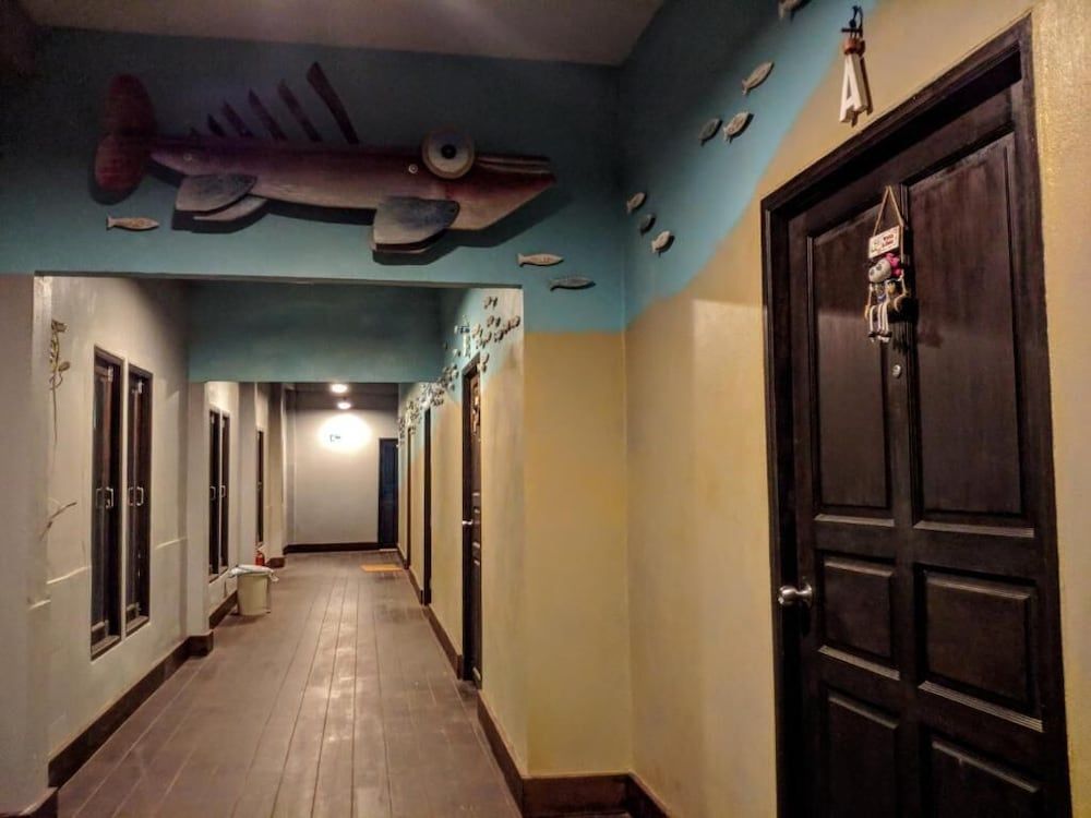6 Bed Mixed dormitory