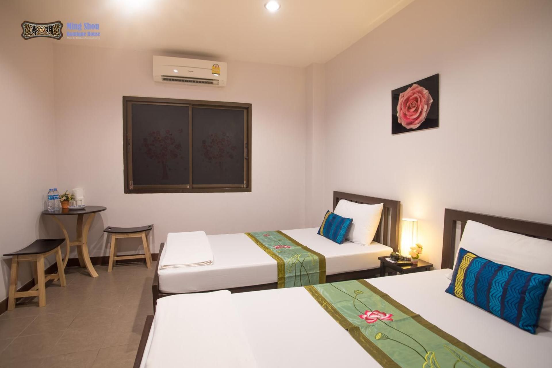 Ming Shou Boutique House Standard Twin Bed 3