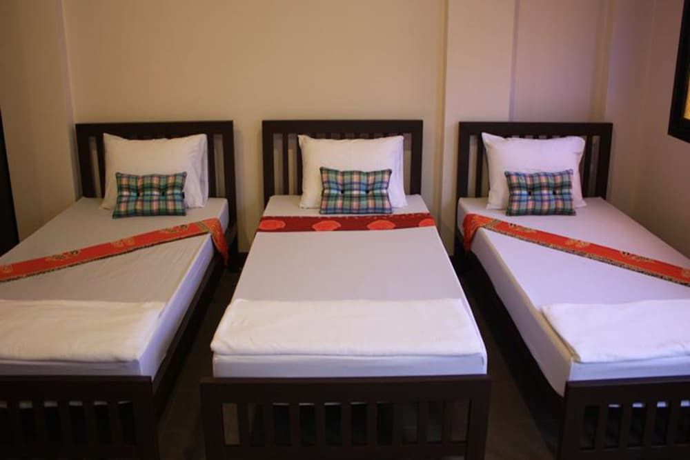 Ming Shou Boutique House Triple Bed 3