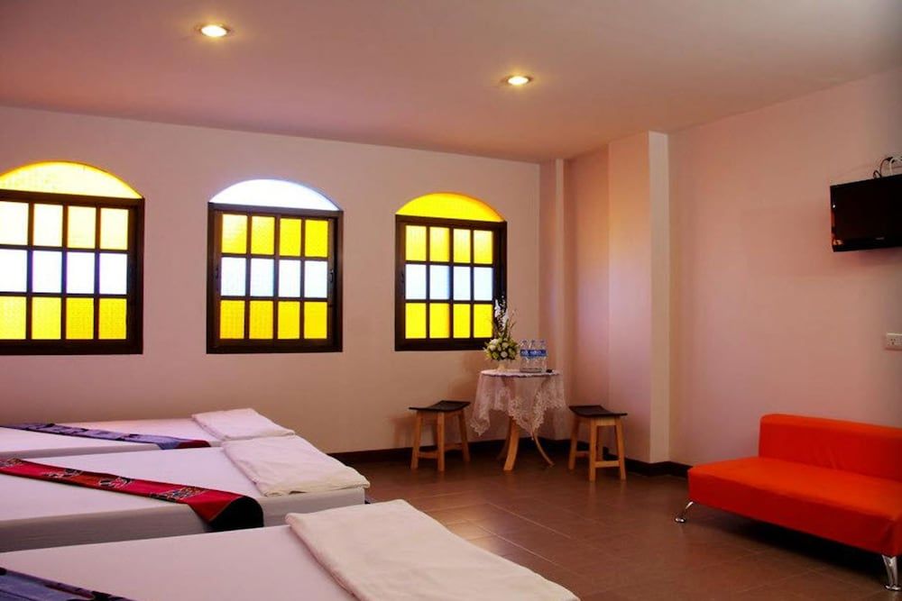 Ming Shou Boutique House Triple Bed 2