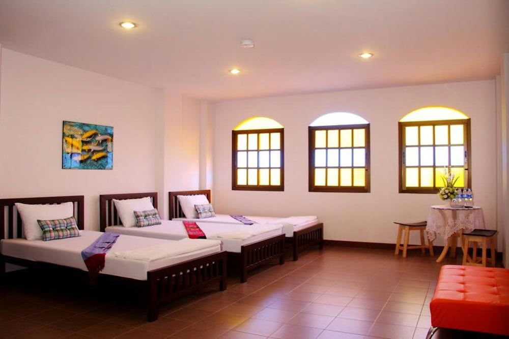 Ming Shou Boutique House Triple Bed 4