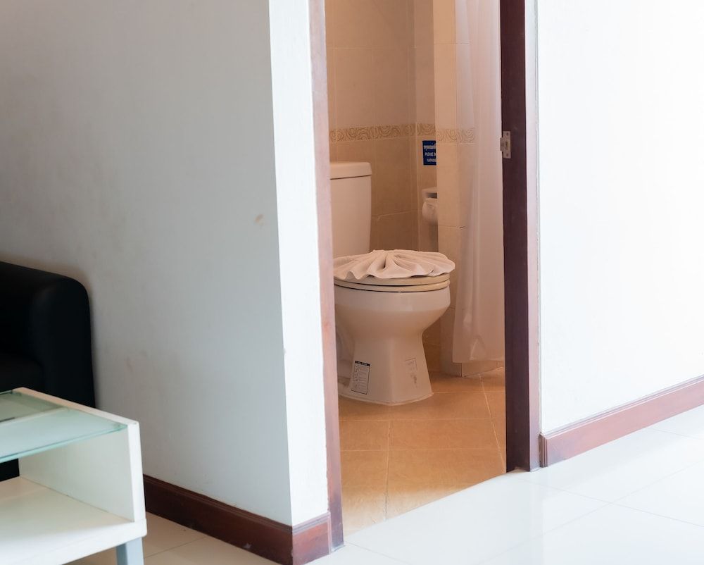 Le Nara Residence Standard Twin Room 8