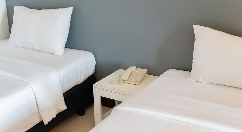 Le Nara Residence Standard Twin Room 3