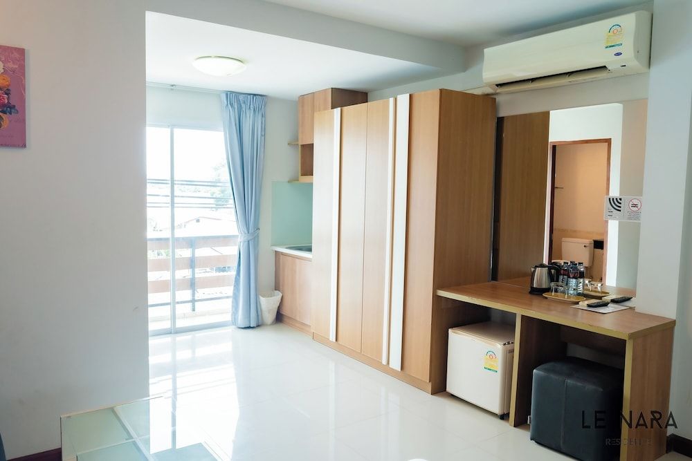 Le Nara Residence Standard Twin Room 11