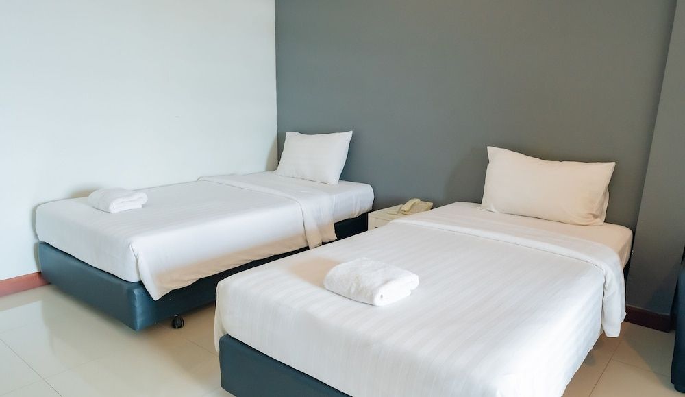 Le Nara Residence Standard Twin Room