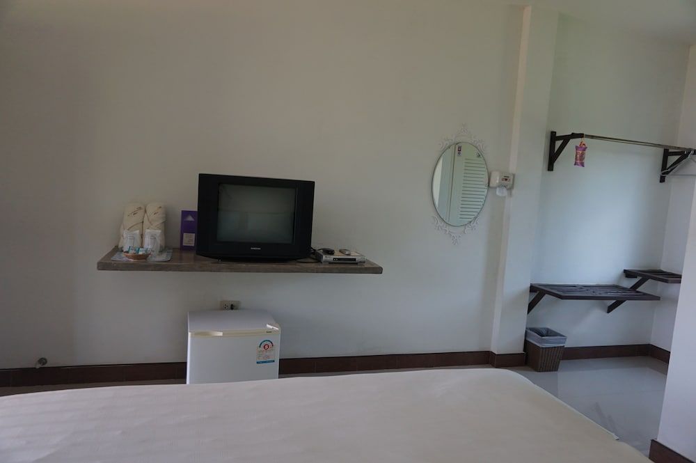 Thatphanom Place Standard King Bed 13