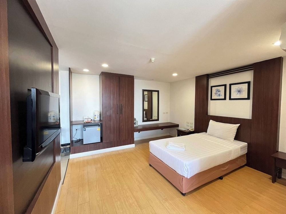 Laemchabang City Hotel Junior Triple Room, 3 Twin Beds 2
