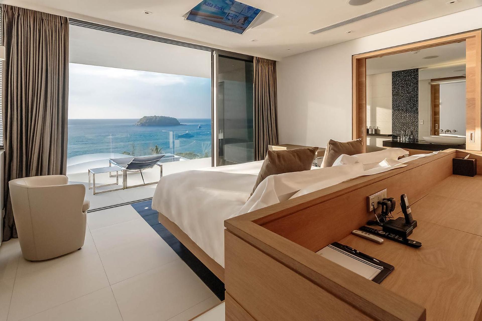 Three-Bedroom Sky Pool Villa