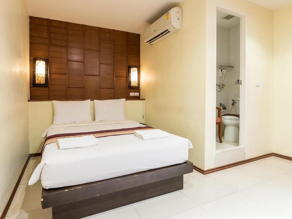 W 21 Hotel Bangkok Deluxe Room, No Windows