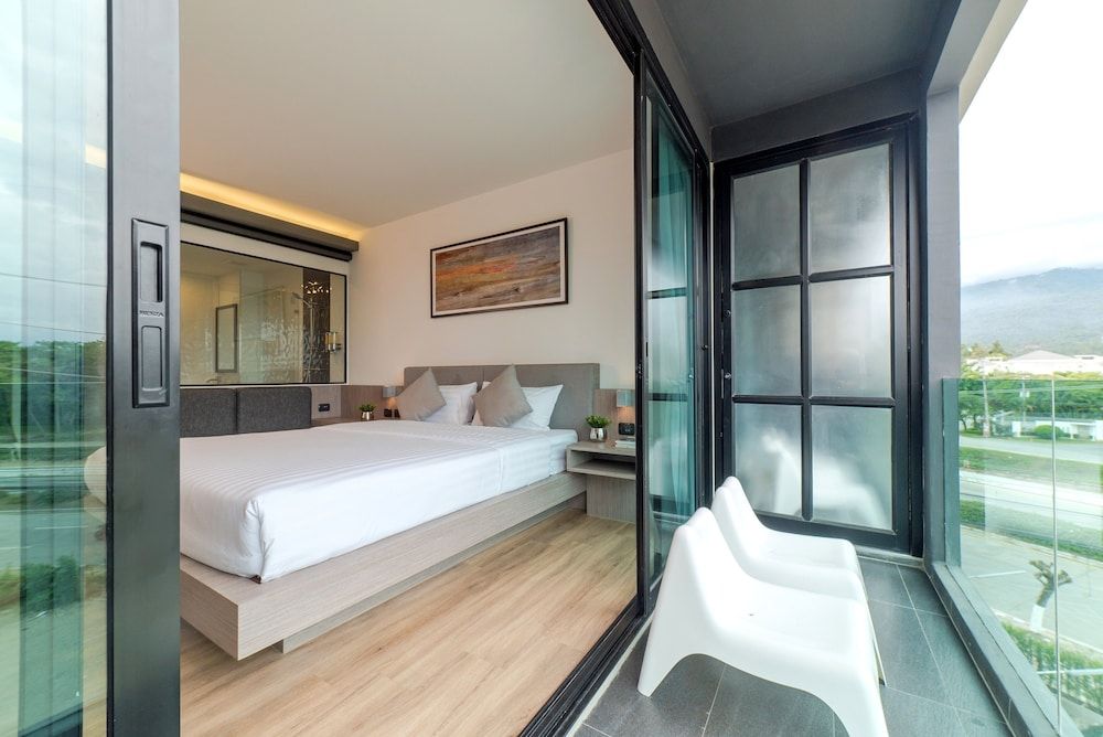 undefined Pause and Play Hotel 5