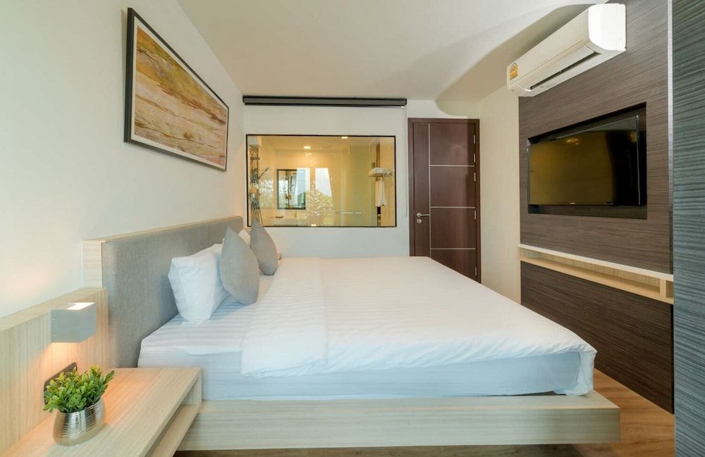 undefined Pause and Play Hotel 2