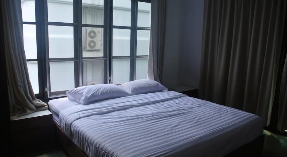 Oriental Smile Hotel Deluxe Double 3