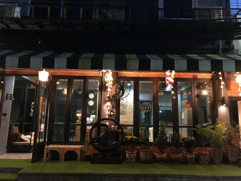 undefined The Neighbor Hoot Hostel & Cafe 8