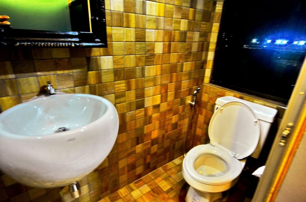 The Neighbor Hoot Hostel & Cafe Triple room with private bathroom 6